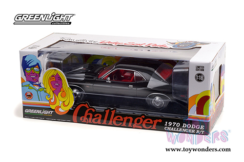 Greenlight - Dodge Challenger R/T 440 6-Pack with Deluxe Wheel Covers (1970, 1/18 scale diecast model car, Black) 13585