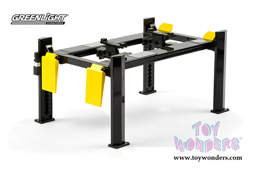 Greenlight - Adjustable Four-Post Lift (1/18 scale Dark Gray/Yellow) 13591