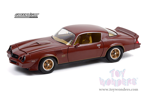 Greenlight  - Chevrolet&reg; Camaro Z/28&reg; Hardtop (1978, 1/18 scale diecast model car, Carmine Metallic with Two-Tone Gold Striping) 13604