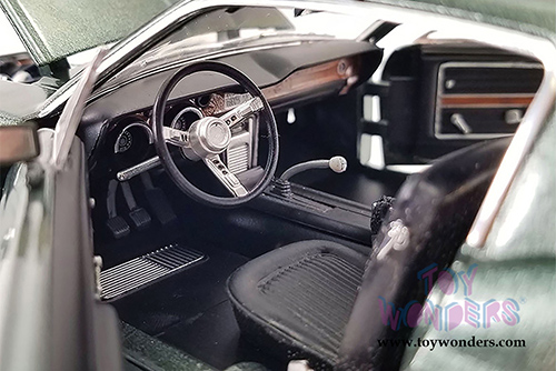 Greenlight - Ford Mustang GT Fastback Hardtop (1968, 1/18 scale diecast model car, Highland Green) 13615