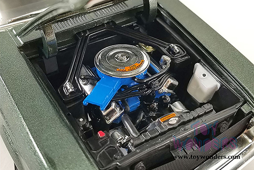 Greenlight - Ford Mustang GT Fastback Hardtop (1968, 1/18 scale diecast model car, Highland Green) 13615