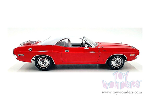 Greenlight - Dodge Challenger - The Challenger Deputy (1970, 1/18 scale diecast model car, Bright Red with White Roof) 13618