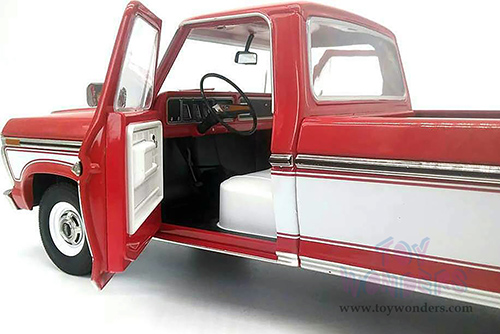 Greenlight - Ford F-100 Pickup Truck Accent Panel and Deluxe Box Cover (1975, 1/18 scale diecast model car, Candy Apple Red) 13620