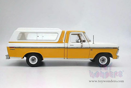 Greenlight - Ford F-100 Pickup Truck Accent Panel and Deluxe Box Cover (1975, 1/18 scale diecast model car, Chrome Yellow) 13621