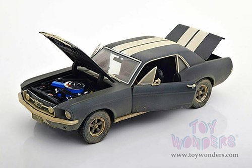 13626 Greenlight 1967 Ford Mustang Coupe Weathered diecast model car