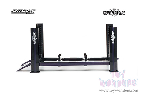 13628 Greenlight Adjustable Four-Post Lift diecast model car accessory