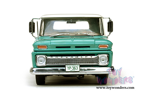 Sun Star USA - Chevy C-10 Style Side Pickup (1965, 1/18 scale diecast model car, Ivory/Light Green) 1363