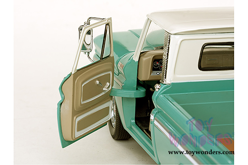 Sun Star USA - Chevy C-10 Style Side Pickup (1965, 1/18 scale diecast model car, Ivory/Light Green) 1363