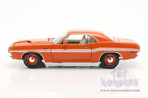 13630 Greenlight 1970 Dodge Challenger R/T Hardtop diecast model car