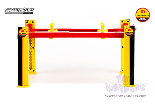 Greenlight - Adjustable Four-Post Lift - MOPAR Parts & Accessories (1/18 scale) 13649