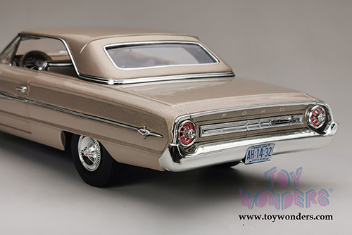 Sun Star USA - Ford Galaxie 500/XL Hardtop (1964, 1/18 scale diecast model car, Chantilly Beige) 1436