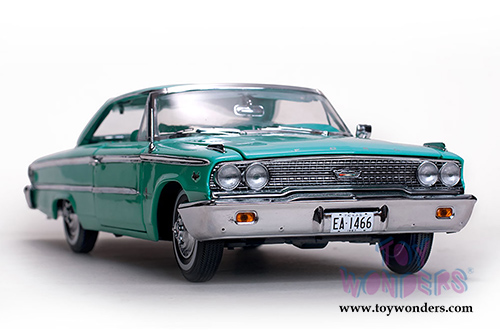 Sun Star USA - Ford Galaxie 500/XL Hard Top (1963, 1/18 scale diecast model car, Peacock Blue) 1466