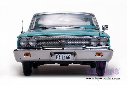 Sun Star USA - Ford Galaxie 500/XL Hard Top (1963, 1/18 scale diecast model car, Peacock Blue) 1466