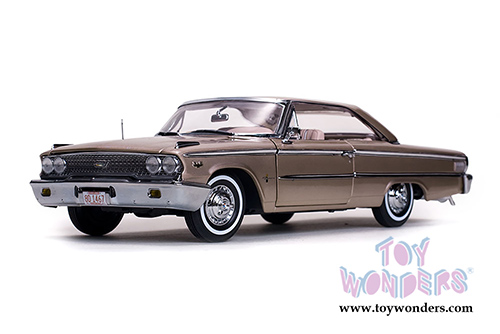 Sun Star USA - Ford Galaxie 500/XL Hardtop (1963, 1/18 scale diecast model car, Rose Beige) 1467