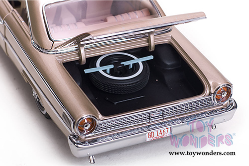 Sun Star USA - Ford Galaxie 500/XL Hardtop (1963, 1/18 scale diecast model car, Rose Beige) 1467
