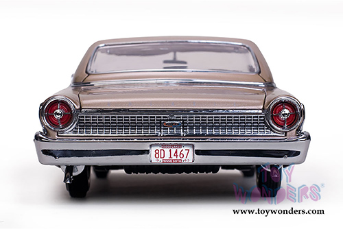 Sun Star USA - Ford Galaxie 500/XL Hardtop (1963, 1/18 scale diecast model car, Rose Beige) 1467