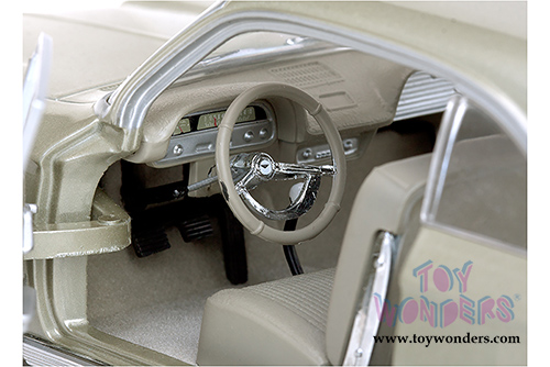 Sun Star - Chevrolet Corvair Coupe Hardtop (1963, 1/18 scale diecast model car, Autumn Gold) 1485