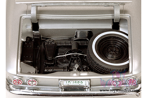 Sun Star - Chevrolet Corvair Coupe Hard Top (1963, 1/18 scale diecast model car, Satin Silver) 1486