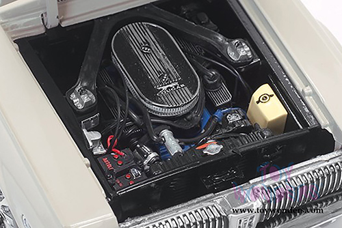 Sun Star - Mercury Cougar XR7G Hardtop (1968, 1/18 scale diecast model car, Fawn Beige) 1572