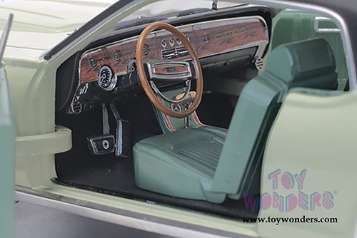 Sun Star - Mercury Cougar XR7G Hardtop (1968, 1/18 scale diecast model car, Seafoam Green) 1573