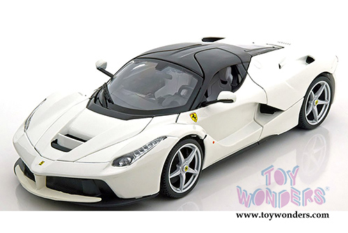 BBurago Ferrari Race & Play - LaFerrari Hard Top (1/18 scale diecast model car, White) 16001W