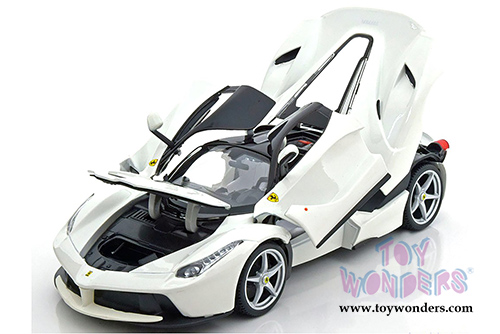 BBurago Ferrari Race & Play - LaFerrari Hard Top (1/18 scale diecast model car, White) 16001W