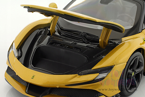 BBurago Ferrari Race & Play - Ferrari SF90 Spider (1/18 scale diecast model car, Gold) 16016G