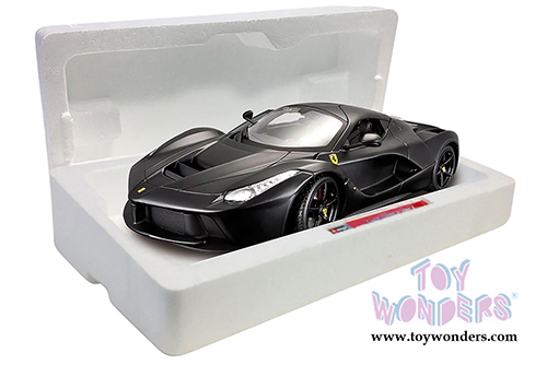 BBurago Signature Series - LaFerrari Hard Top (1/18 scale diecast model car, Black) 16901BK