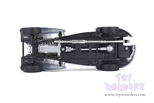 BBurago - Bugatti Atantic Hard Top (1/24 scale diecast model car, Silver) 18-22092SV