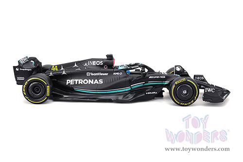 Bburago Formula Racing - Mercedes AMG Petronas F1 Team #63 George Russell with Driver Formula One F1 W14 E Performance (2023) (1/24 scale diecast model car, Black) 18-28028/63A