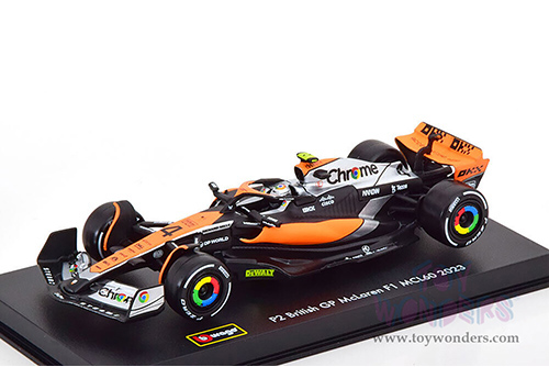 Bburago Formula Racing - McLaren F1 Team #4 Lando Norris with Driver Formula One F1 British GP (2023) (1/43 scale diecast model car, Black/Orange/Silver) 18-38088/4