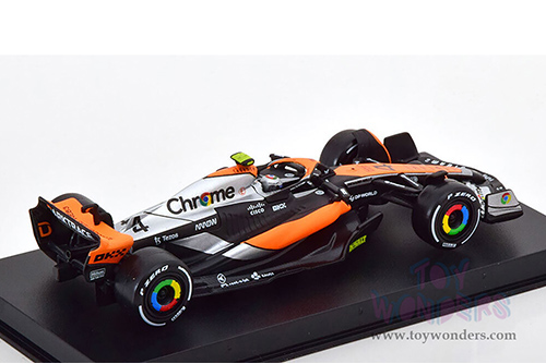 Bburago Formula Racing - McLaren F1 Team #4 Lando Norris with Driver Formula One F1 British GP (2023) (1/43 scale diecast model car, Black/Orange/Silver) 18-38088/4