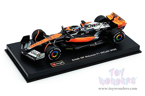 Bburago Formula Racing - McLaren F1 Team #81 Oscar Piastri with Driver Formula One F1 British GP (2023) (1/43 scale diecast model car, Black/Orange/Silver) 18-38088/81