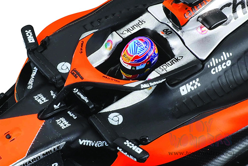 Bburago Formula Racing - McLaren F1 Team #81 Oscar Piastri with Driver Formula One F1 British GP (2023) (1/43 scale diecast model car, Black/Orange/Silver) 18-38088/81