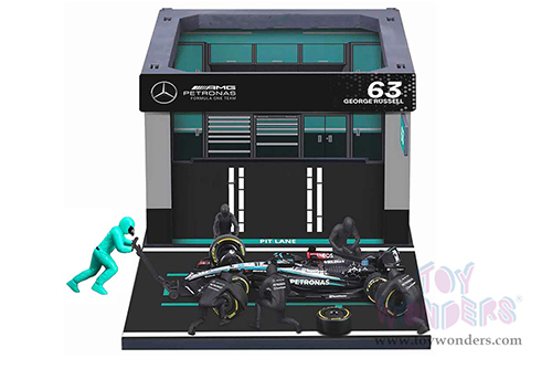 Bburago Formula Racing - Mercedes AMG Petronas F1 Team #63 George Russell F1 W15 Diorama Playset (1/43 scale diecast model car, Black/Silver/Green) 18-38452/63