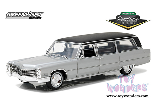 Greenlight Precision Collection - Cadillac S&S Limousine Hardtop (1966, 1/18 scale diecast model car, Silver/Black) 18005