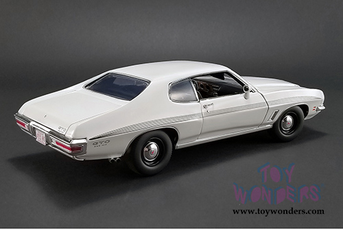 Acme - Pontiac&reg; LeMans GTO Hardtop (1972, 1/18 scale diecast model car, Cameo White) 1801211