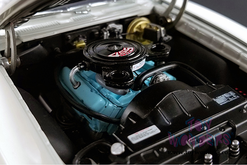 Acme - Pontiac&reg; LeMans GTO Hardtop (1972, 1/18 scale diecast model car, Cameo White) 1801211