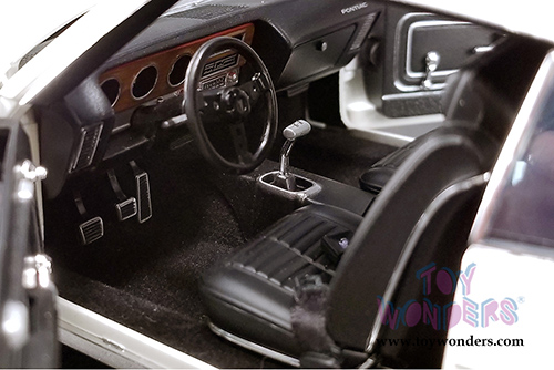 Acme - Pontiac&reg; LeMans GTO Hardtop (1972, 1/18 scale diecast model car, Cameo White) 1801211