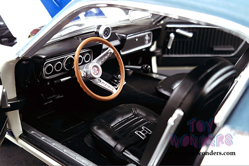 Acme - Shelby&reg; GT350&reg; Prototype with Vinyl Top (1966, 1/18 scale diecast model car, White w/Blue stripes) 1801818