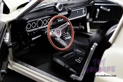 Acme - Shelby&reg; GT350&reg; Supercharged (1966, 1/18 scale diecast model car, White w/Blue stripes) 1801833