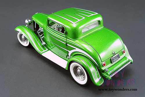 Acme - Grand National Deuce Series Ford 3-Window Coupe Release No. 6 (1932, 1/18 scale diecast model car, Green) 1805011