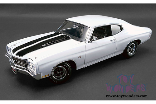 Acme - Chevy Chevelle LS6 454 Hardtop (1970, 1/18 scale diecast model car, White)  1805508