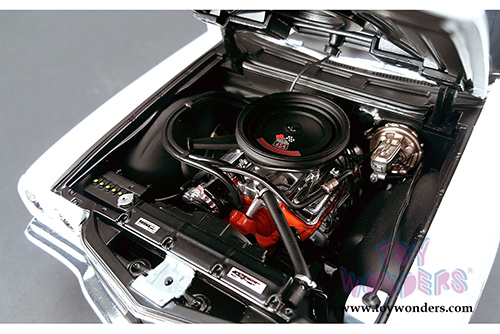 Acme - Chevy Chevelle LS6 454 Hardtop (1970, 1/18 scale diecast model car, White)  1805508