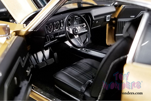 Acme - Chevy Chevelle SS 396 Hardtop (1970, 1/18 scale diecast model car, Desert Sand/Black) 1805509