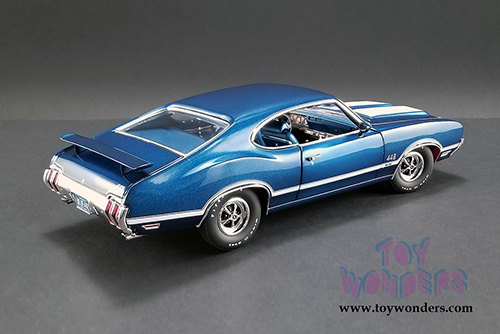Acme - Oldsmobile&reg; 442 W-30 Hardtop (1970, 1/18 scale diecast model car, Twilight Blue) 1805611