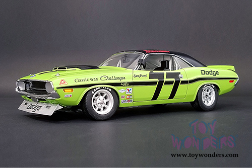 Acme | Sam Posey #77 Dodge Challenger Trans Am (1970, 1/18 scale diecast model car, Green) 1806001