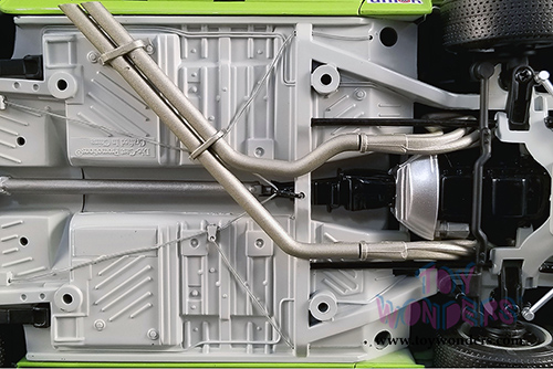 Acme | Sam Posey #77 Dodge Challenger Trans Am (1970, 1/18 scale diecast model car, Green) 1806001