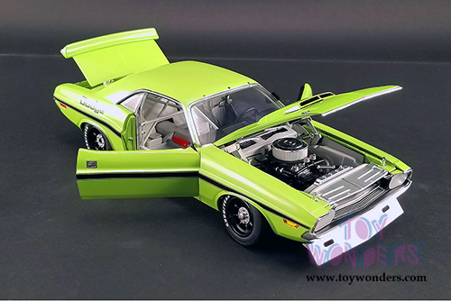 Acme | Sam Posey #77 Dodge Challenger Trans Am Street Version (1970, 1/18 scale diecast model car, Green) 1806001B