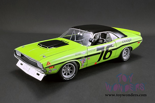 Acme | Sam Posey #76 Dodge Challenger Trans Am (1970, 1/18 scale diecast model car, Green) 1806009